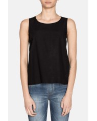 CANOTTA IN VISCOSA. Vestibilità regolare.