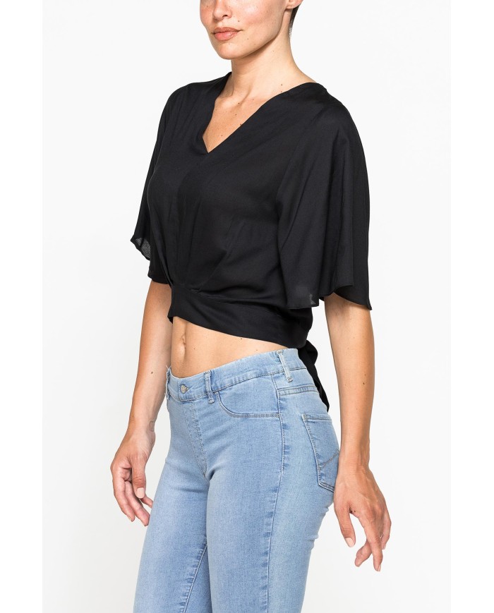 TOP CON MANICHE A PIPISTRELLO