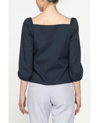 BLUSA CON SCOLLO AMPIO E FIOCCO