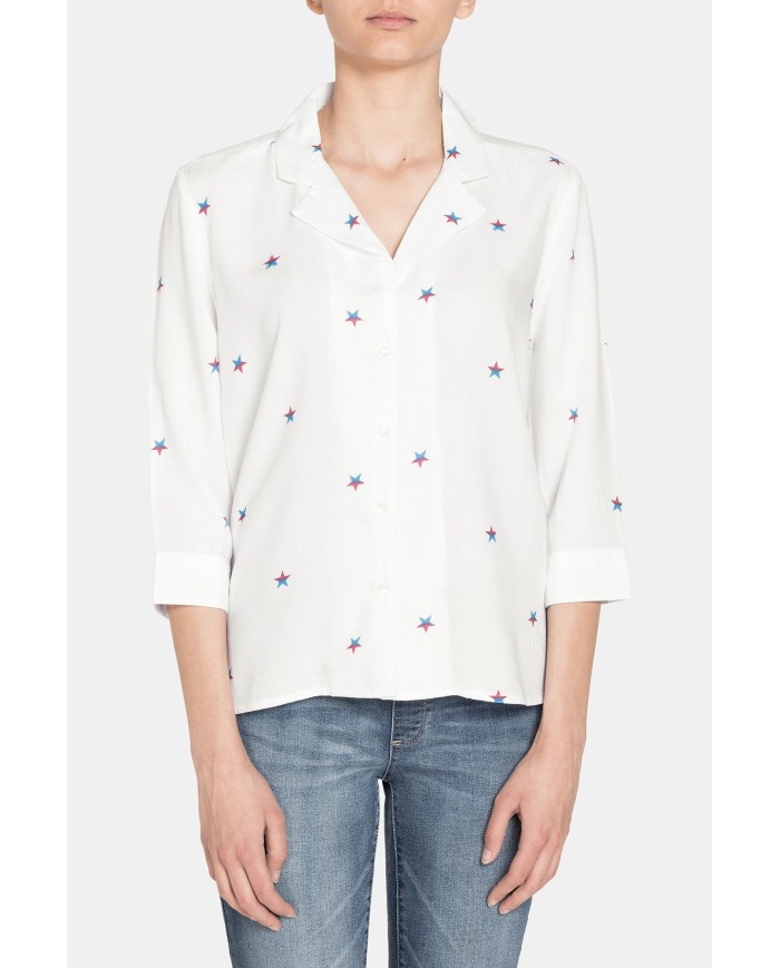 CAMICIA MANICA IN VISCOSA STAMPATO. Vestibilità regolare.