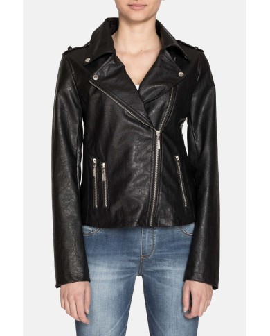 GIACCA IN ECOPELLE. Vestibilità regolare.