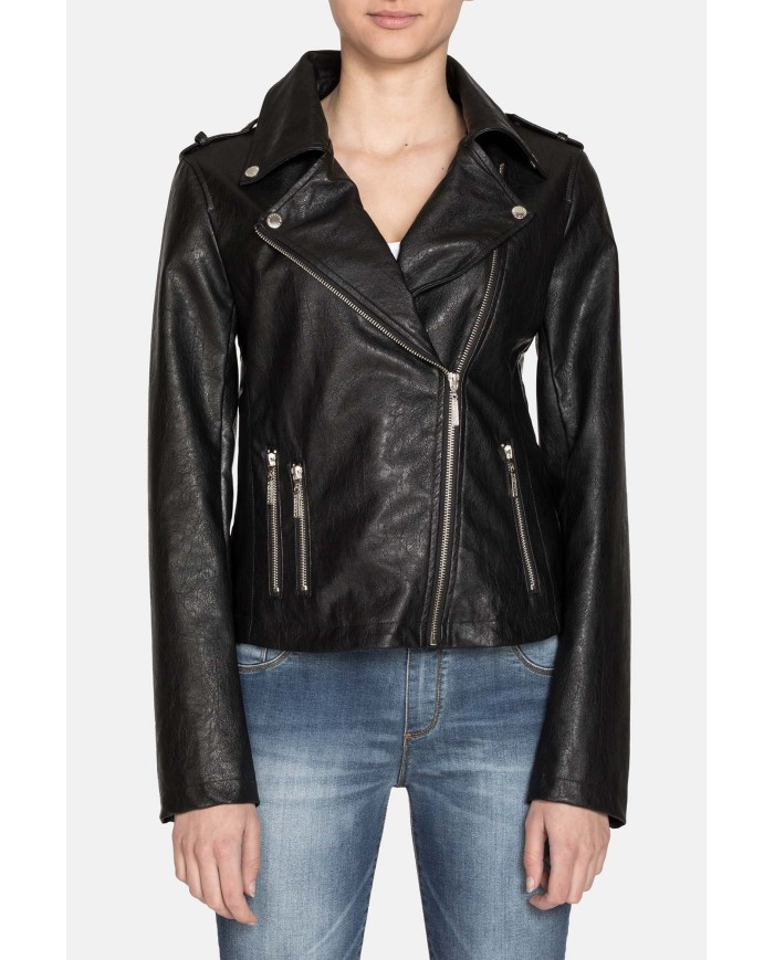 GIACCA IN ECOPELLE. Vestibilità regolare.