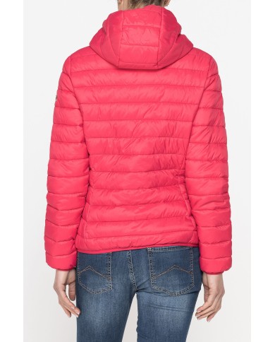 GIUBBINO ULTRALIGHT CON CAPPUCCIO. TESSUTO E IMBOTTITURA RICICLATI. RESISTENTE ALL'ACQUA