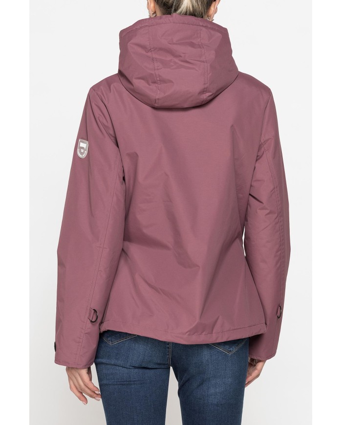 GIACCA SPORTIVA CON CAPPUCCIO IN TESSUTO RESISTENTE ALL’ACQUA