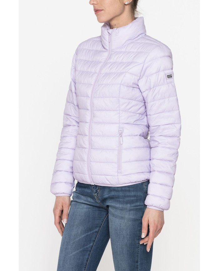 GIUBBINO ULTRALIGHT. TESSUTO E IMBOTTITURA RICICLATI. RESISTENTE ALL'ACQUA