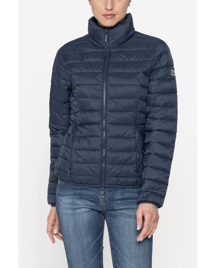 GIUBBINO ULTRALIGHT. TESSUTO E IMBOTTITURA RICICLATI. RESISTENTE ALL'ACQUA