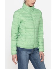 GIUBBINO ULTRALIGHT. TESSUTO E IMBOTTITURA RICICLATI. RESISTENTE ALL'ACQUA