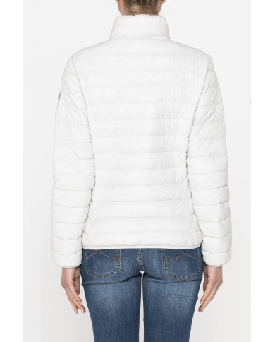 GIUBBINO ULTRALIGHT. TESSUTO E IMBOTTITURA RICICLATI. RESISTENTE ALL'ACQUA