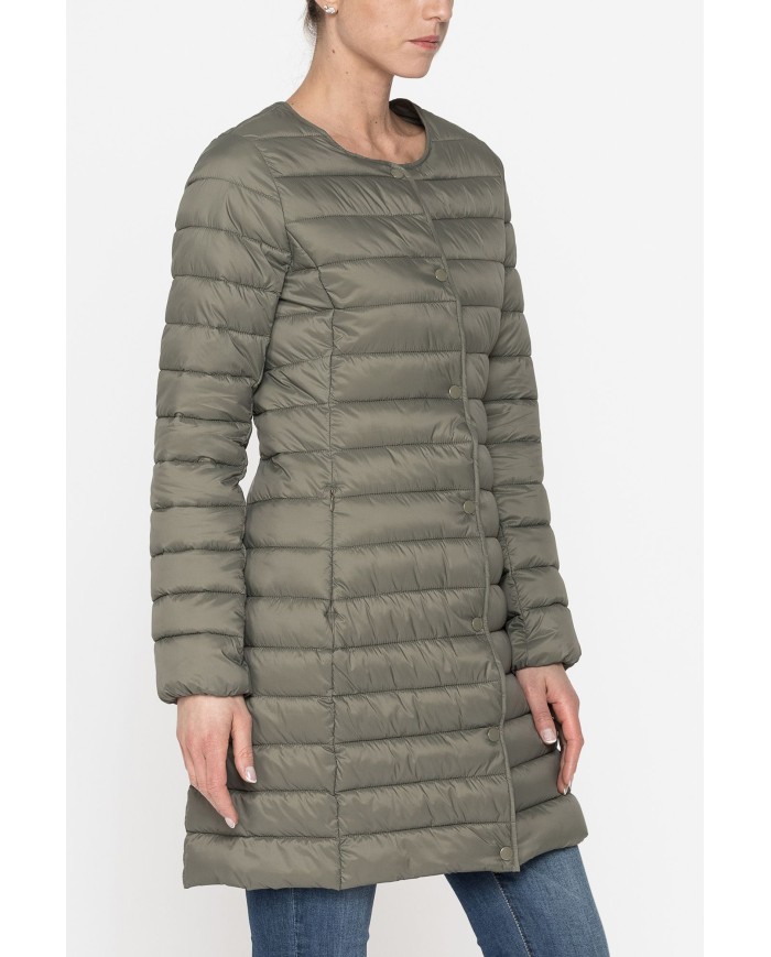 GIUBBINO ULTRALIGHT LUNGO. TESSUTO E IMBOTTITURA RICICLATI. RESISTENTE ALL'ACQUA