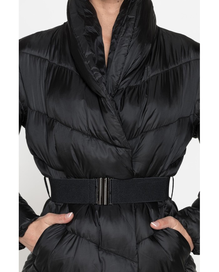 PIUMINO LUNGO CON CINTURA IN VITA, TESSUTO RESISTENTE ALL’ACQUA