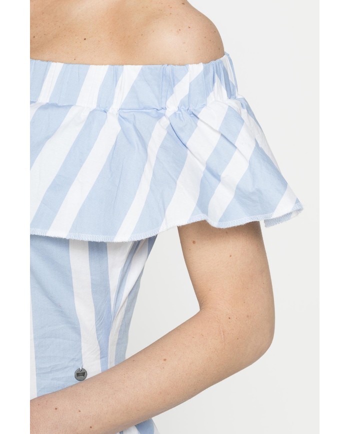 ABITO LUNGO CON SPALLE SCESE