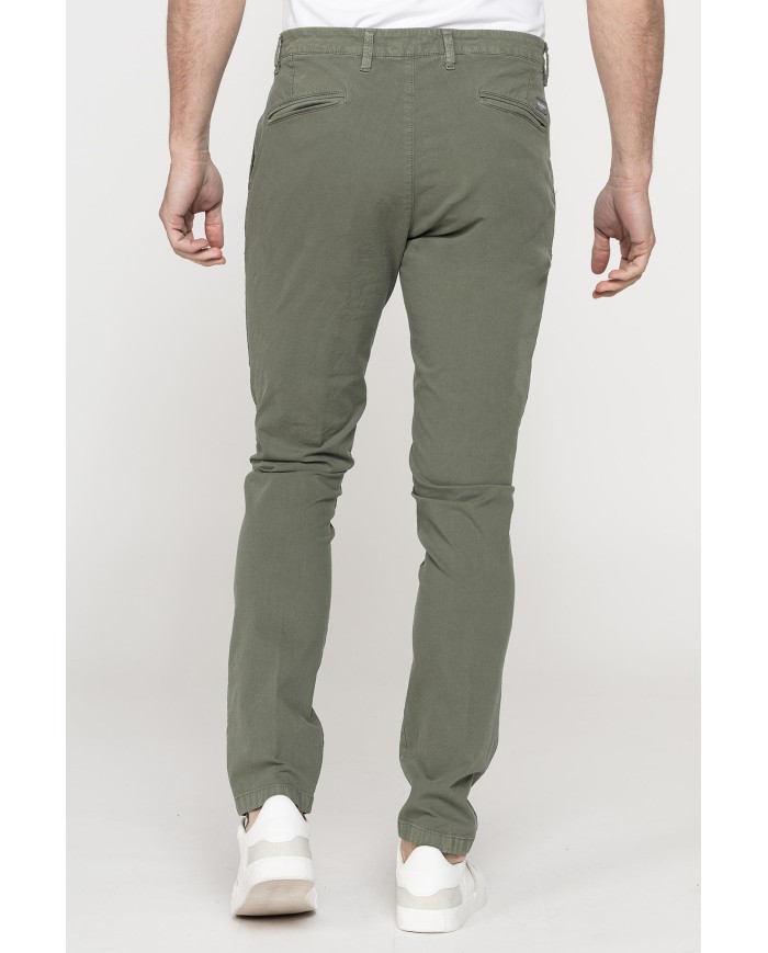 CHINO MOD.617IN TELA LEGGERA ELASTICIZZATA Vita bassa con zip, gamba asciutta. SPINTECH ELASTIC COTONE SULLA PELLE