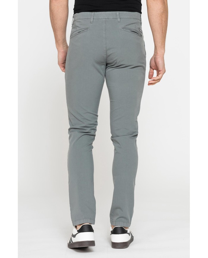 CHINO MOD.617IN TELA LEGGERA ELASTICIZZATA Vita bassa con zip, gamba asciutta. SPINTECH ELASTIC COTONE SULLA PELLE