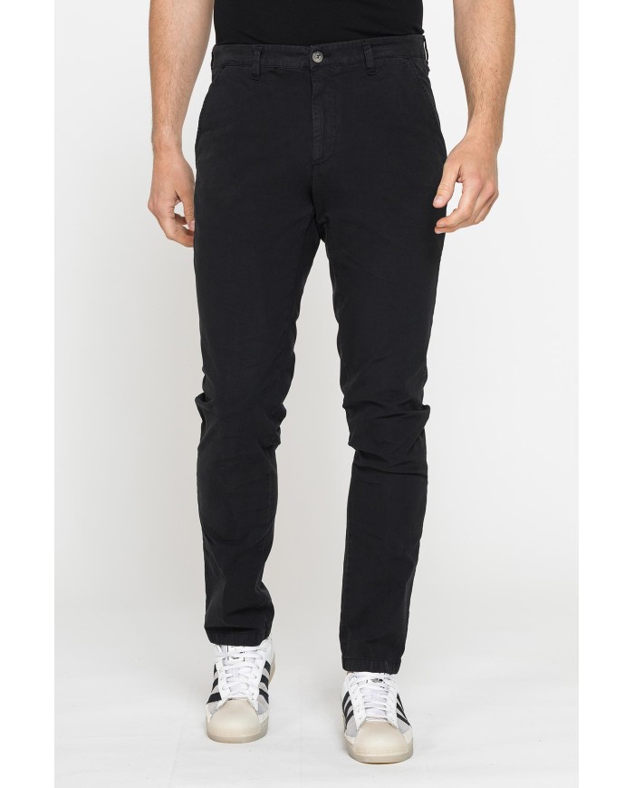 CHINO MOD.617IN TELA LEGGERA ELASTICIZZATA Vita bassa con zip, gamba asciutta. SPINTECH ELASTIC COTONE SULLA PELLE