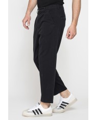 CHINOS CON PINCES MOD.646 IN NUOVA GABARDINA ELASTICIZZATA. Vita regolare con cintura e zip.