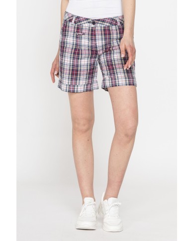 PANTALONE CORTO IN COTONE. Vita e gamba regolare.