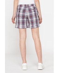 PANTALONE CORTO IN COTONE. Vita e gamba regolare.