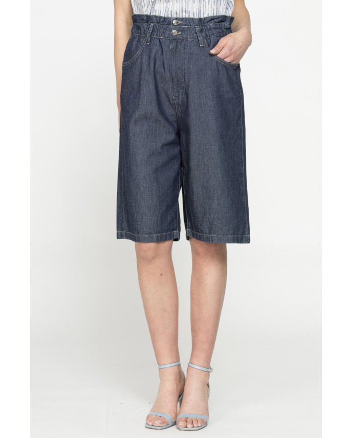 BERMUDA MORBIDO IN JEANS CON ARRICCIATURA IN VITA