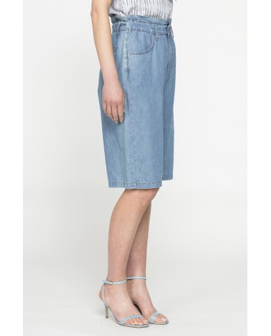 BERMUDA MORBIDO IN JEANS CON ARRICCIATURA IN VITA