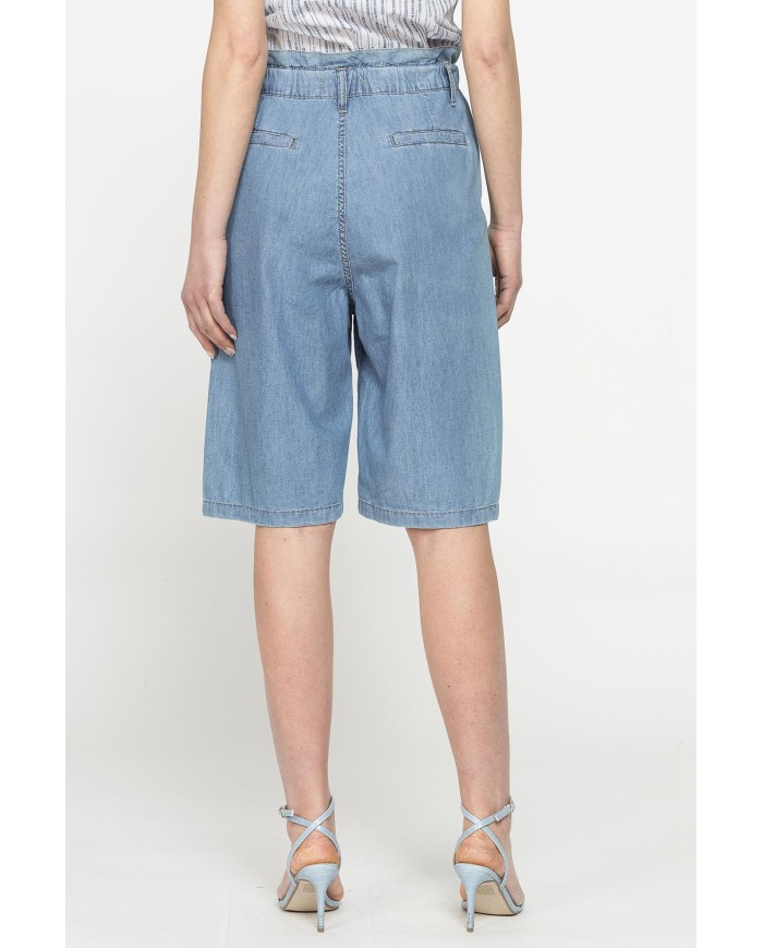 BERMUDA MORBIDO IN JEANS CON ARRICCIATURA IN VITA