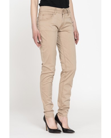 GABARDINA STRETCH ULTRA LEGGERA. Vita e gamba regolare.