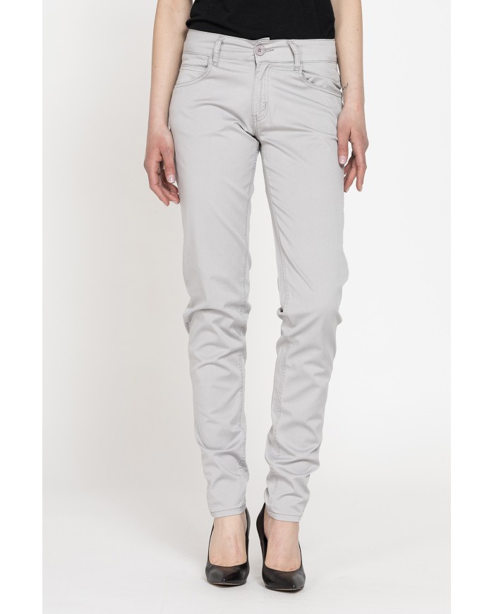 GABARDINA STRETCH ULTRA LEGGERA. Vita e gamba regolare.