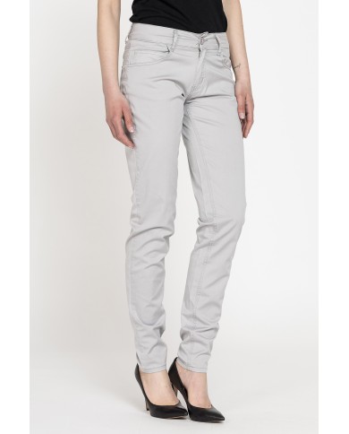 GABARDINA STRETCH ULTRA LEGGERA. Vita e gamba regolare.