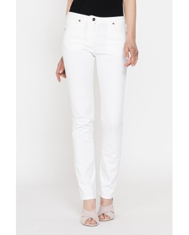 GABARDINA LEGGERA STRETCH. Vita e gamba regolare.