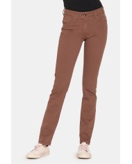 GABARDINA LEGGERA STRETCH. Vita e gamba regolare.