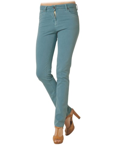 GABARDINA LEGGERA STRETCH. Vita e gamba regolare.