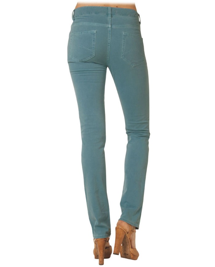 GABARDINA LEGGERA STRETCH. Vita e gamba regolare.