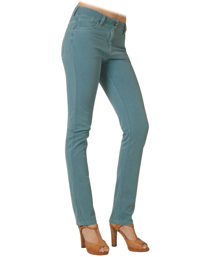 GABARDINA LEGGERA STRETCH. Vita e gamba regolare.