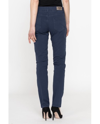 GABARDINA LEGGERA STRETCH. Vita e gamba regolare.