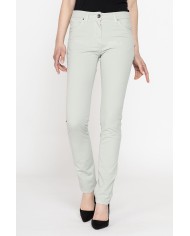 GABARDINA LEGGERA STRETCH. Vita e gamba regolare.