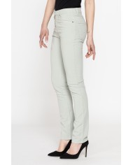 GABARDINA LEGGERA STRETCH. Vita e gamba regolare.