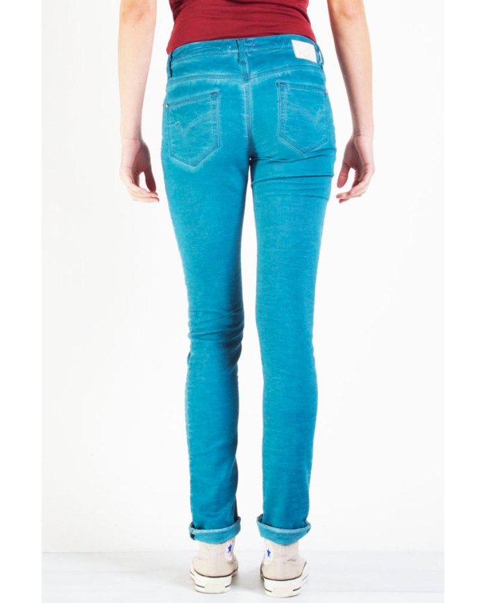 JOGGER JEANS COLORATO MOD 752. Vita e gamba regolare.