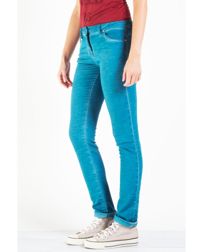 JOGGER JEANS COLORATO MOD 752. Vita e gamba regolare.