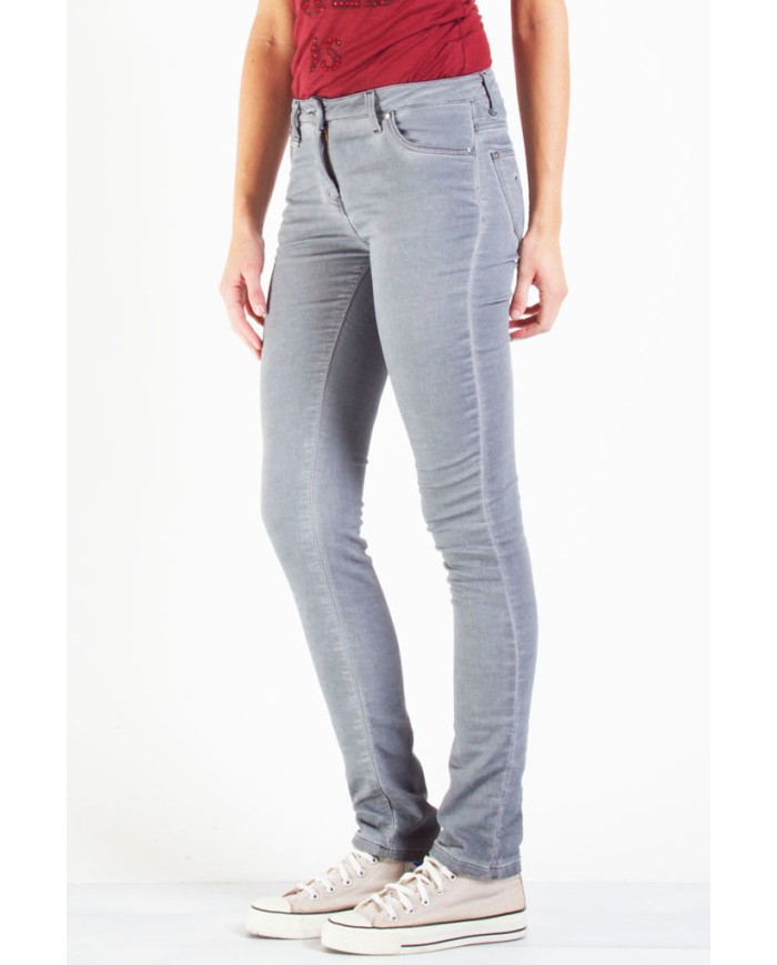 JOGGER JEANS COLORATO MOD 752. Vita e gamba regolare.