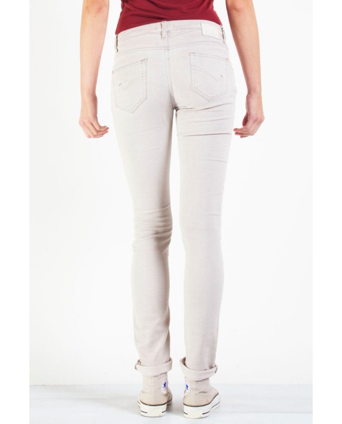 JOGGER JEANS COLORATO MOD 752. Vita e gamba regolare.