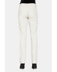 PANTALONI IN GABARDINA STRETCH. Vita regolare e gamba slim.
