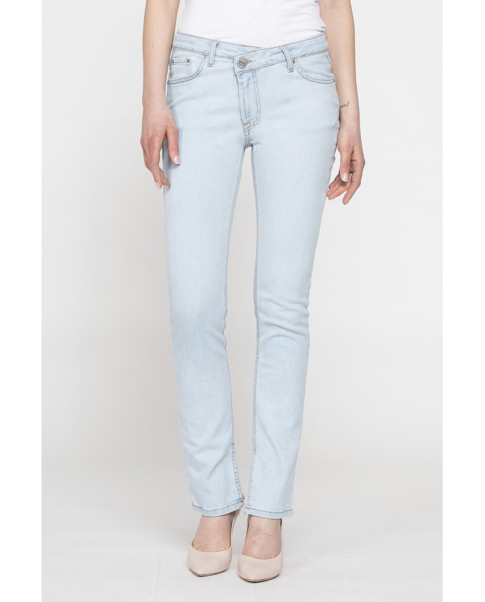 JEANS 5 TASCHE CON SPACCO SUL FONDO