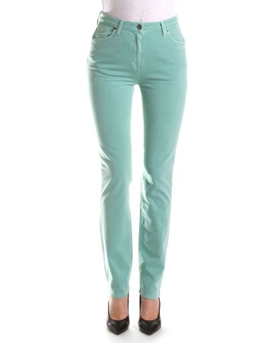 GABARDINA LEGGERA STRETCH. Vita alta e gamba regolare.