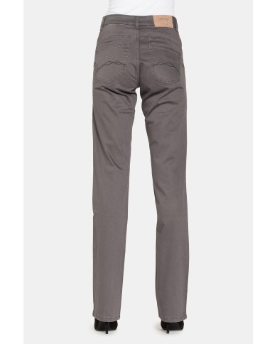 PANTALONI IN GABARDINA STRETCH. Vita alta e gamba regolare.