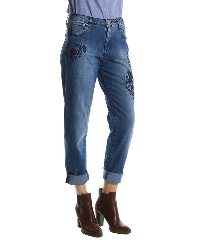 JEANS STRETCH MOD 753. Vita alta e gamba regolare.