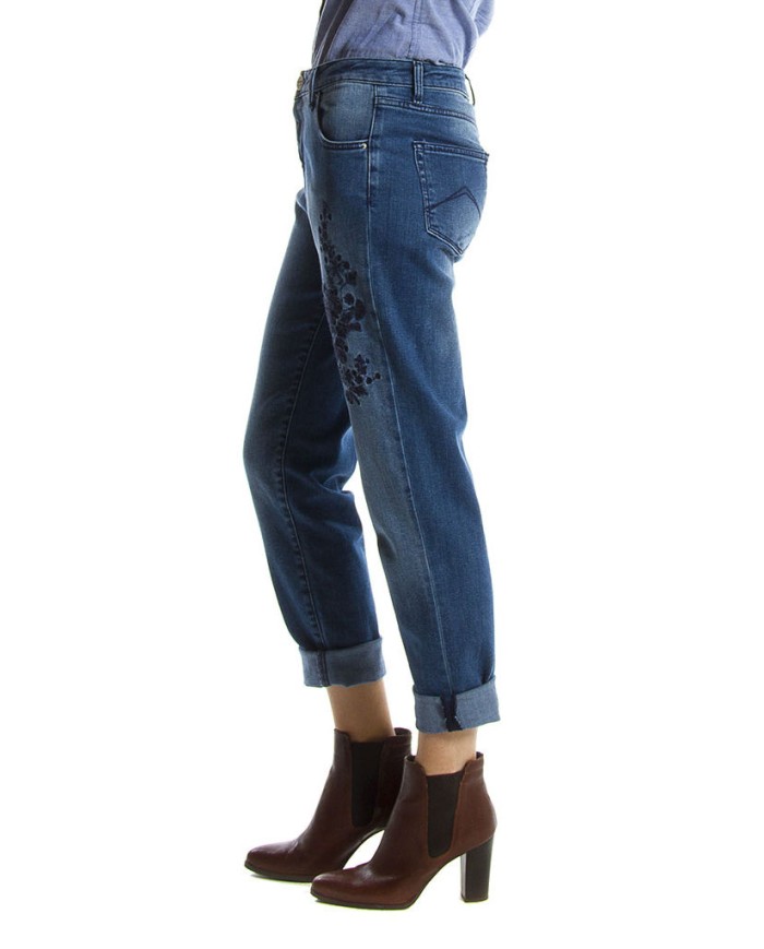 JEANS STRETCH MOD 753. Vita alta e gamba regolare.