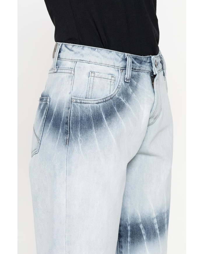 JEANS IN TESSUTO STRETCH 12,5 oz. Vita alta e gamba comfort.