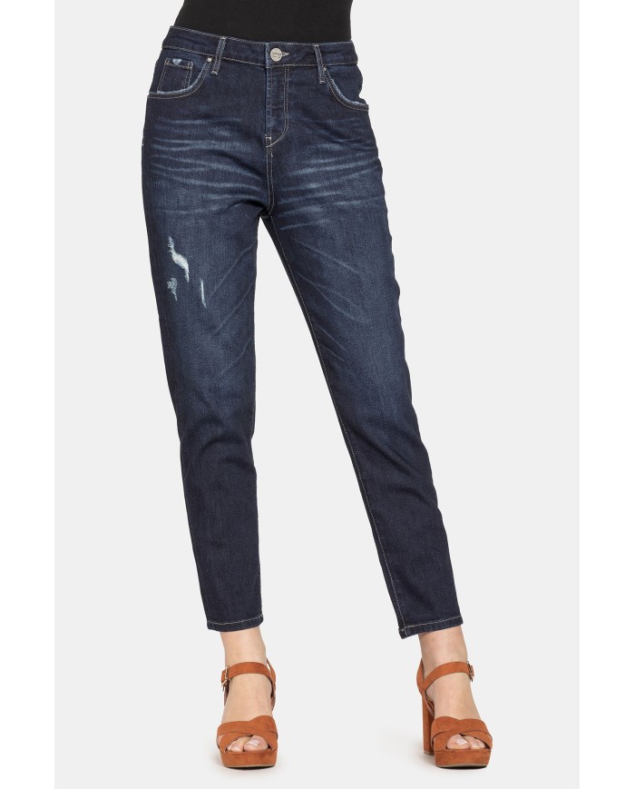 JEANS MOM STRETCH. Vita alta e gamba comfort.