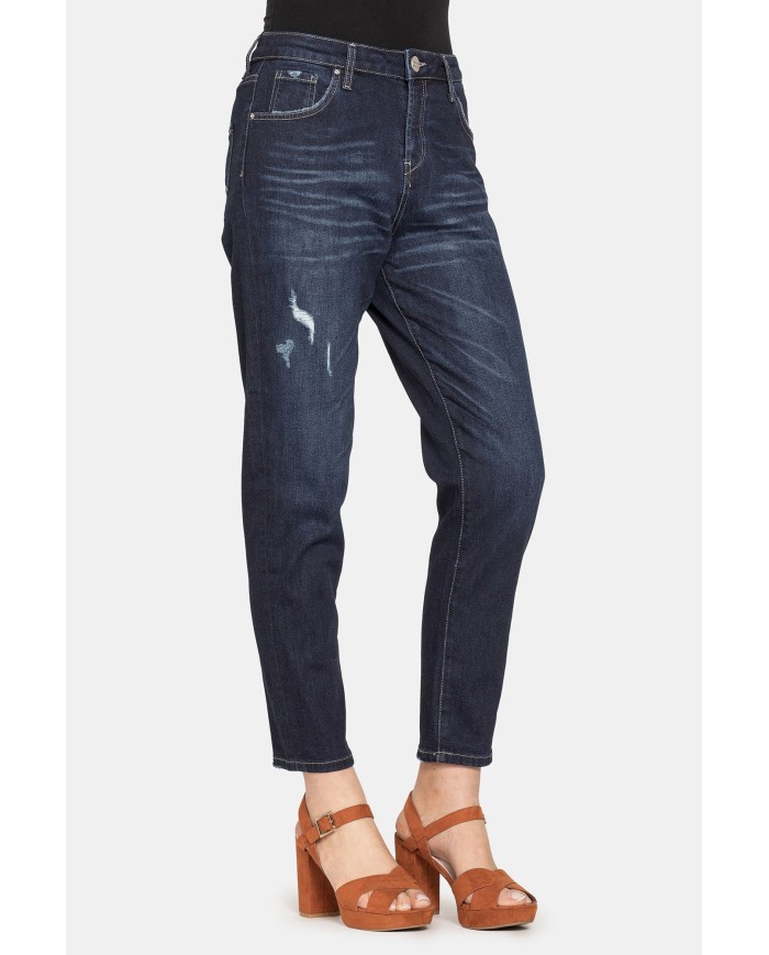 JEANS MOM STRETCH. Vita alta e gamba comfort.