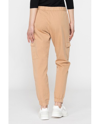 PANTALONE CARGO CON CINTURA ELASTICA MOD.756A IN TESSUTO GABARDINA LEGGERA.Vita e gamba regolari.