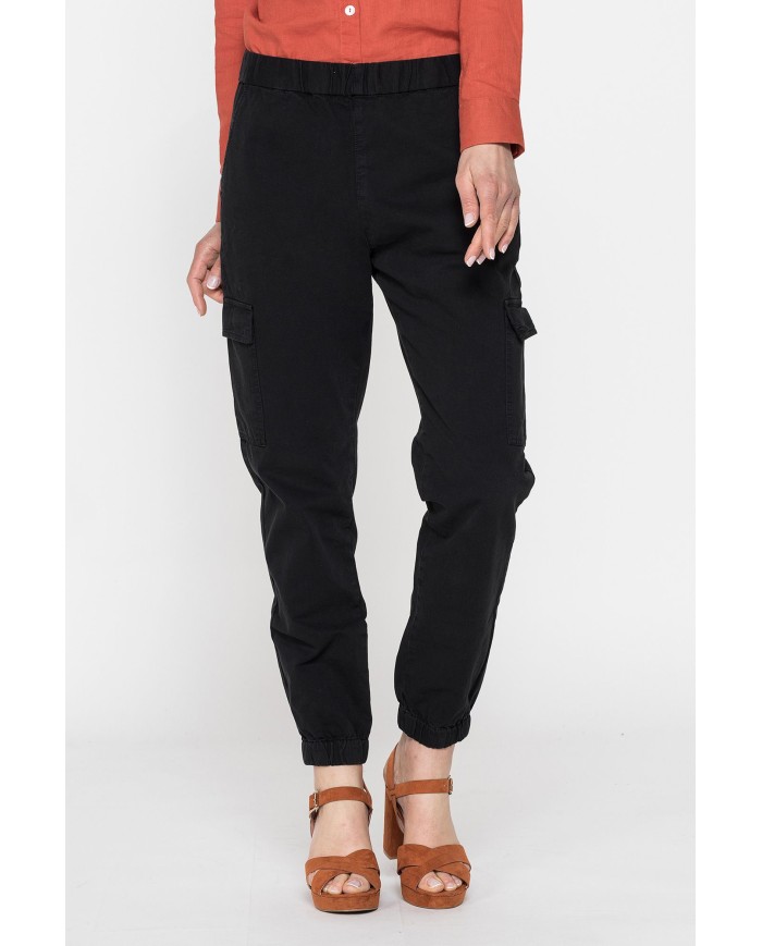 PANTALONE CARGO CON CINTURA ELASTICA MOD.756A IN TESSUTO GABARDINA LEGGERA.Vita e gamba regolari.